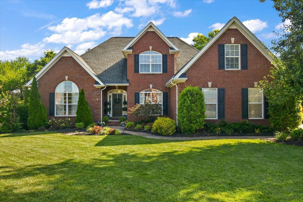 2260 Westwood Dr, Murfreesboro, TN 37130 Main Photo