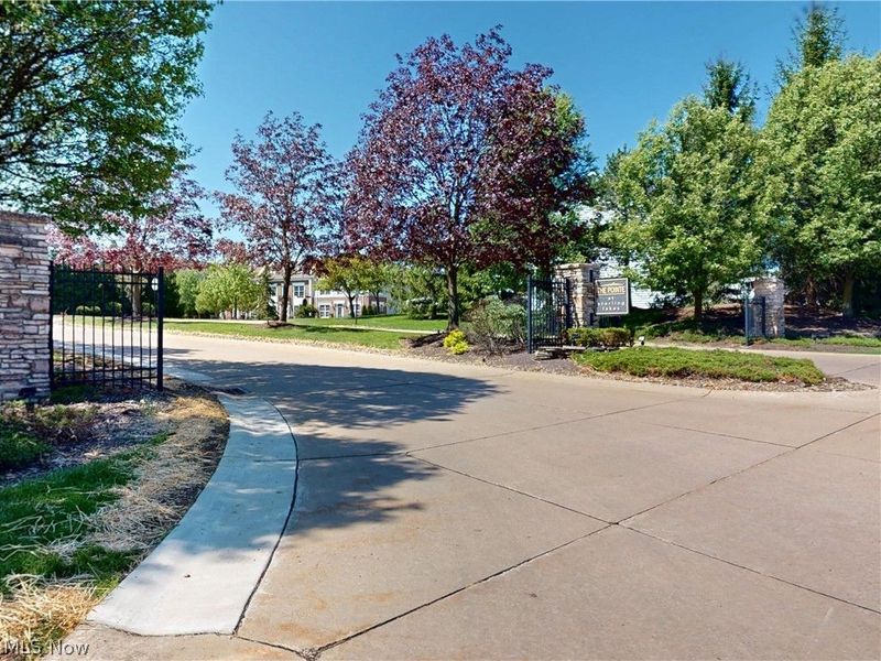 6144 N Pointe Drive, Pepper Pike, OH 44124 Photo 35