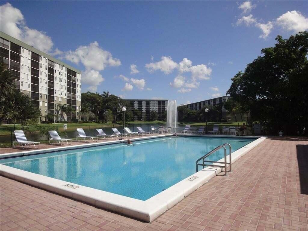2213 Cypress Island Drive, Unit 308, Pompano Beach, FL 33069 Photo