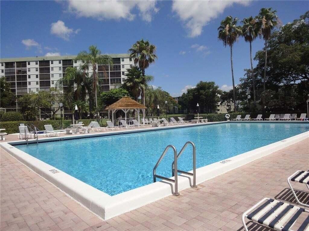 2213 Cypress Island Drive, Unit 308, Pompano Beach, FL 33069 Photo