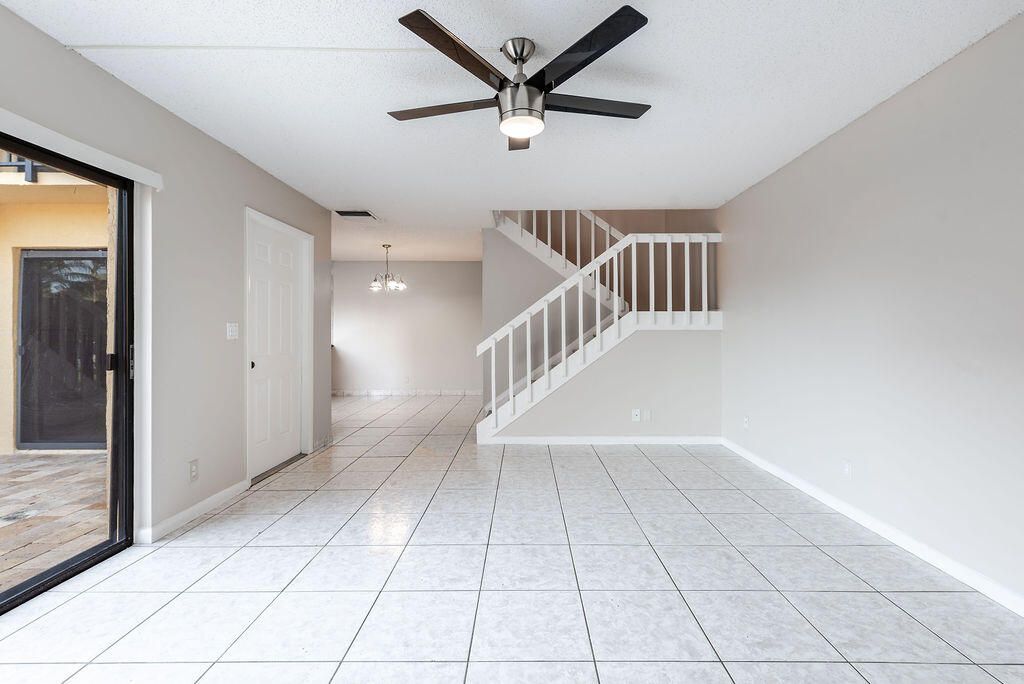 941 Springdale Circle, Palm Springs, FL 33461 Photo