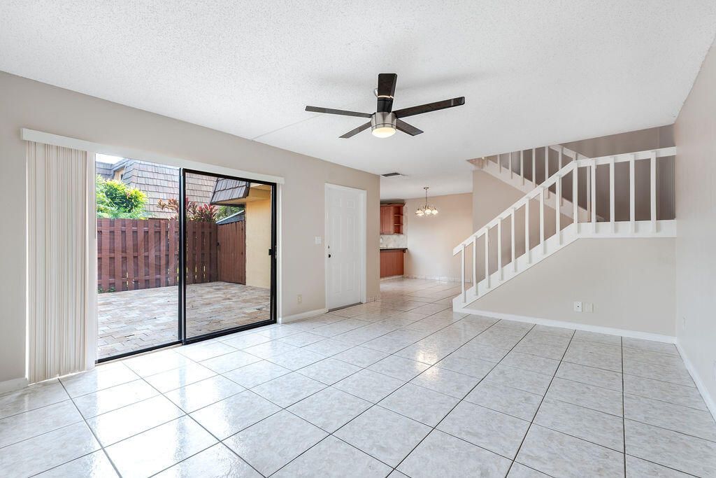 941 Springdale Circle, Palm Springs, FL 33461 Photo