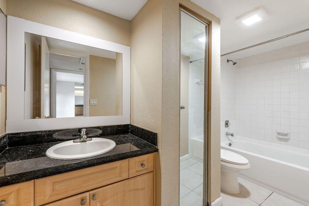 941 Springdale Circle, Palm Springs, FL 33461 Photo