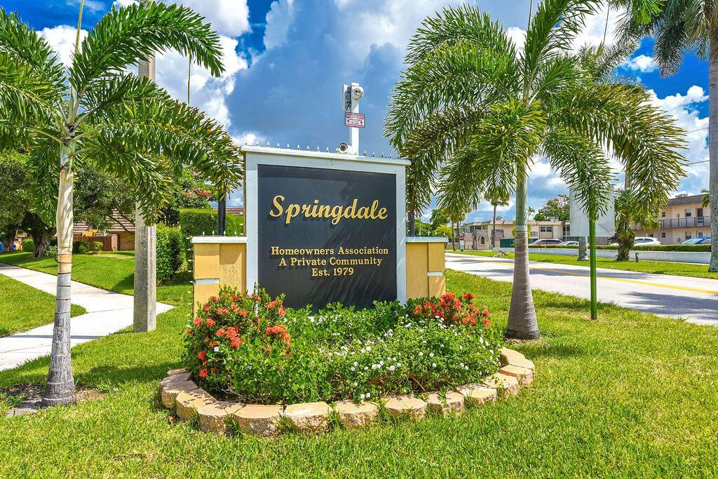 941 Springdale Circle, Palm Springs, FL 33461 Photo