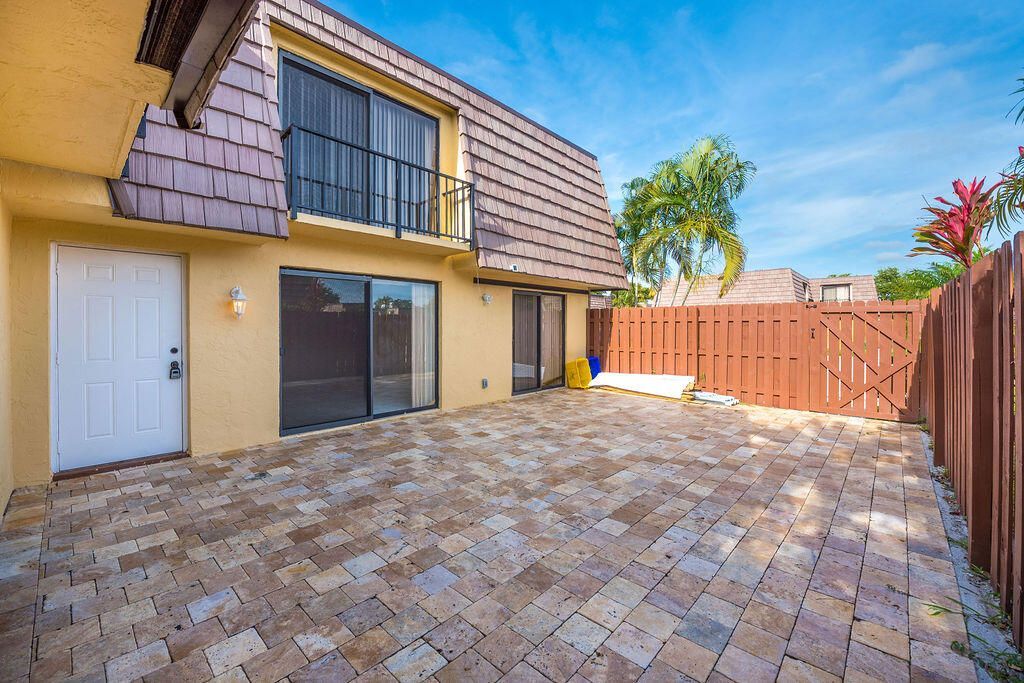 941 Springdale Circle, Palm Springs, FL 33461 Photo