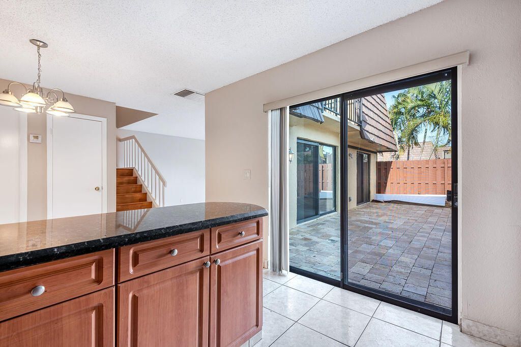 941 Springdale Circle, Palm Springs, FL 33461 Photo