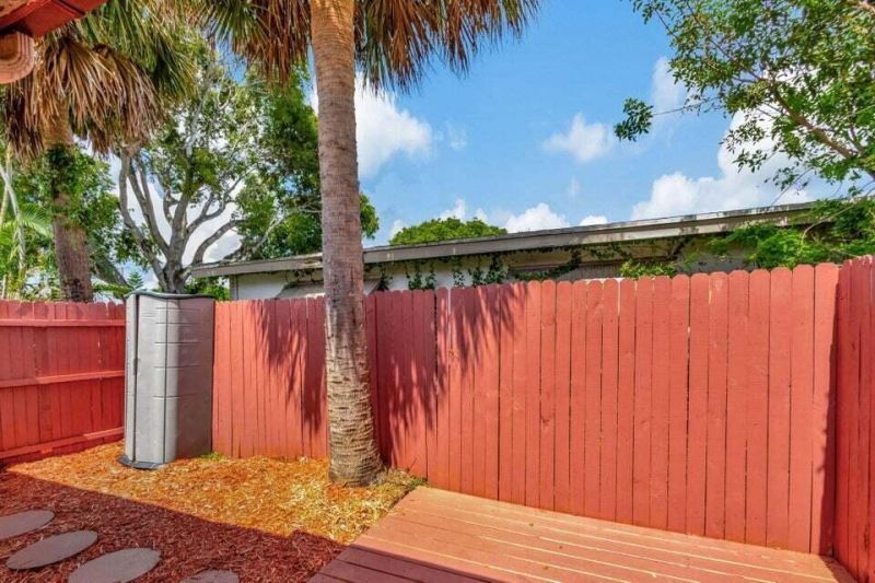 614 Holly Drive, Unit 1, Palm Beach Gardens, FL 33410 Photo