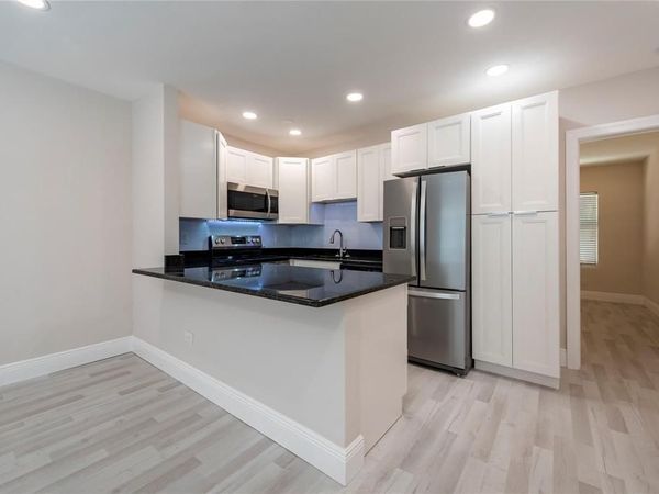 628 NE 8th Ave, Unit #2, Fort Lauderdale, FL 33304