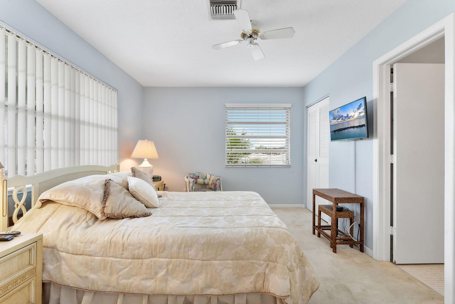 2401 Del-aire Boulevard E, Unit 201, Delray Beach, FL 33445 Photo