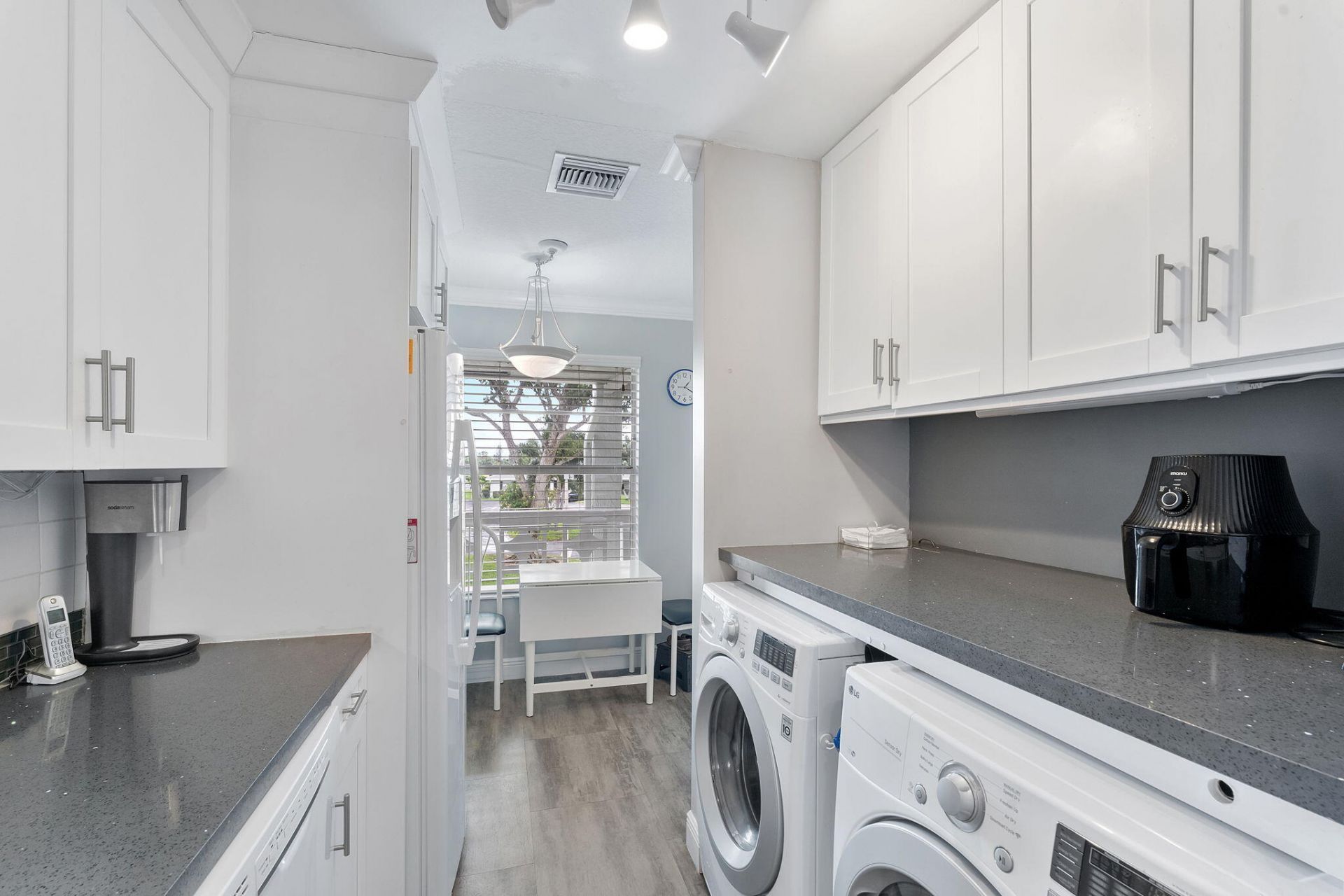 2401 Del-aire Boulevard E, Unit 201, Delray Beach, FL 33445 Photo