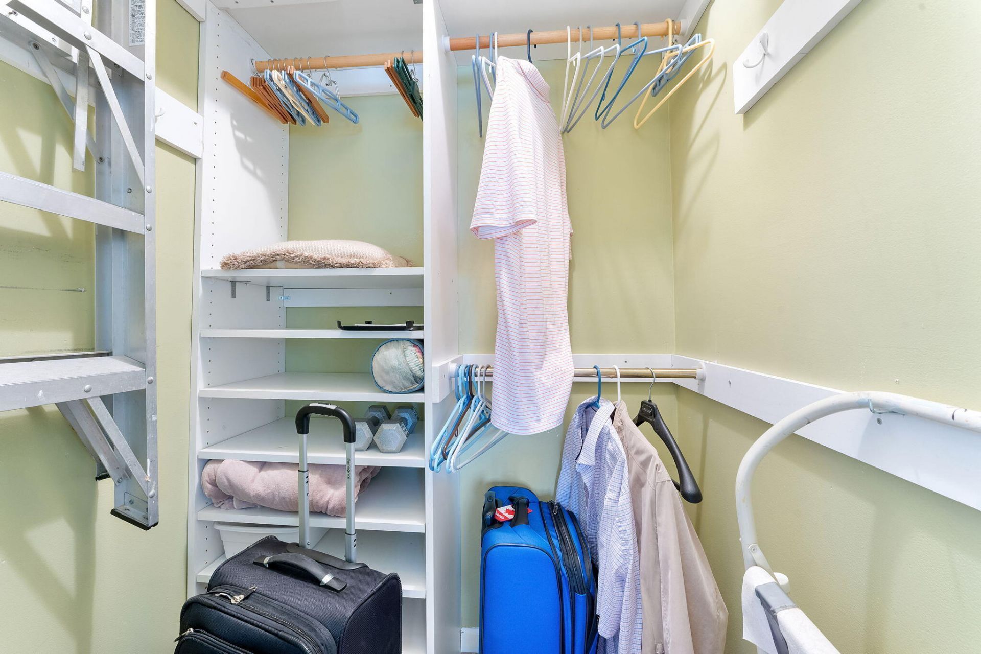 2401 Del-aire Boulevard E, Unit 201, Delray Beach, FL 33445 Photo