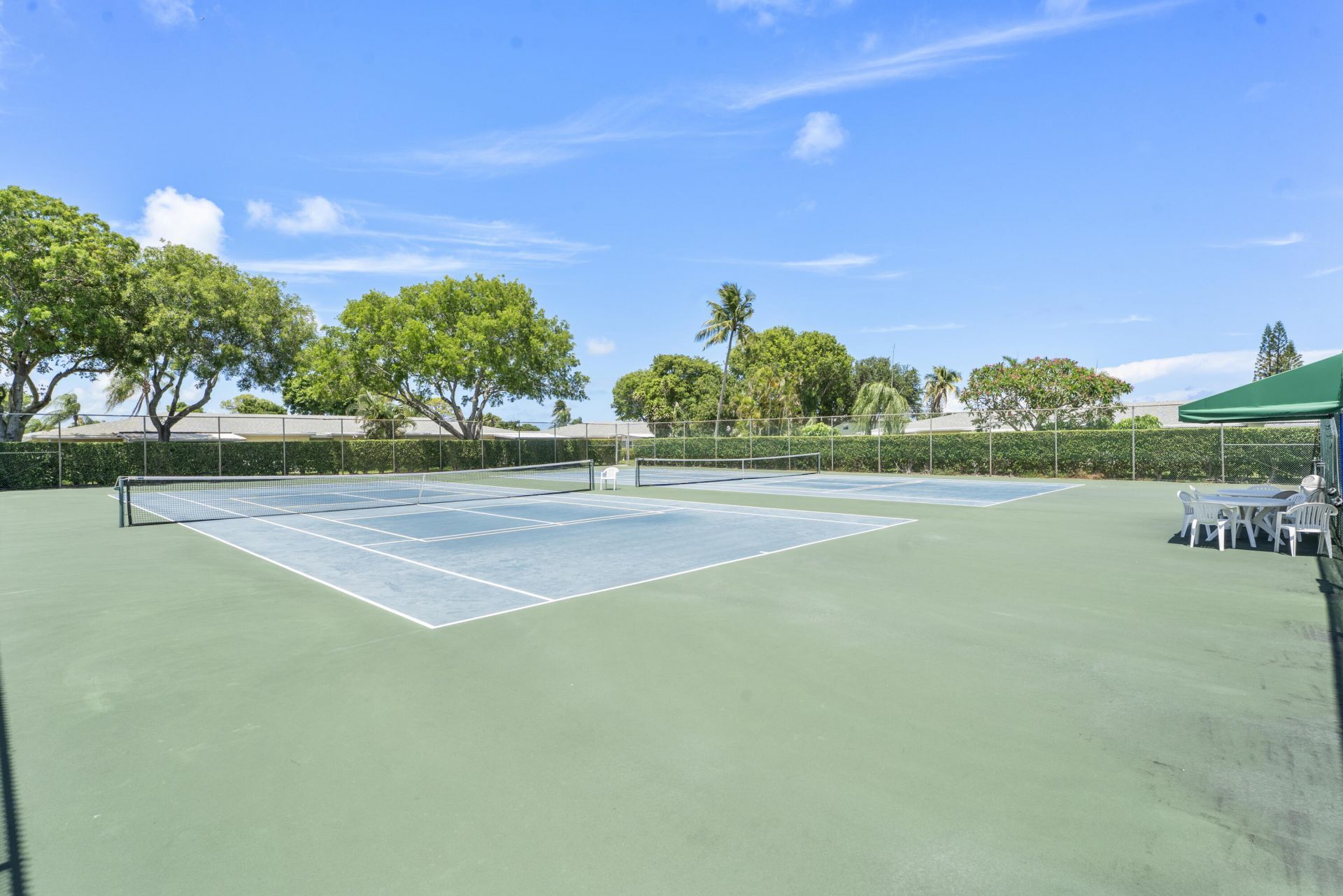 2401 Del-aire Boulevard E, Unit 201, Delray Beach, FL 33445 Photo