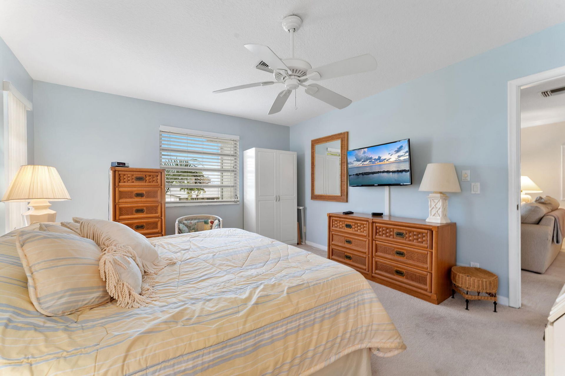 2401 Del-aire Boulevard E, Unit 201, Delray Beach, FL 33445 Photo