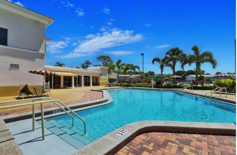 103 Oxford 400, West Palm Beach, FL 33417 Photo