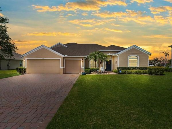 4370 9th Manor SW, Vero Beach, FL 32968