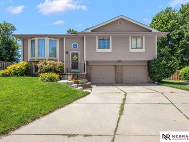 15432 Karloff Circle, Omaha, NE 68138