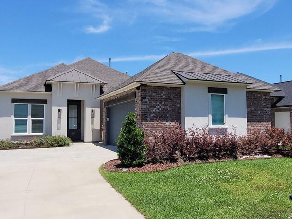 9587 South Creek Dr, Denham Springs, LA 70726