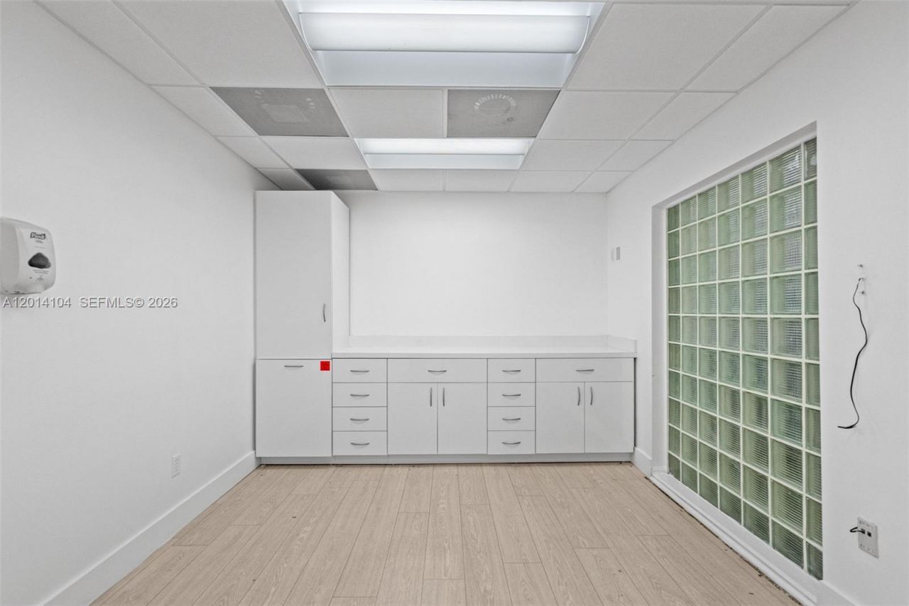 6330 Manor Lane , Unit 102, South Miami, FL 33143 Photo