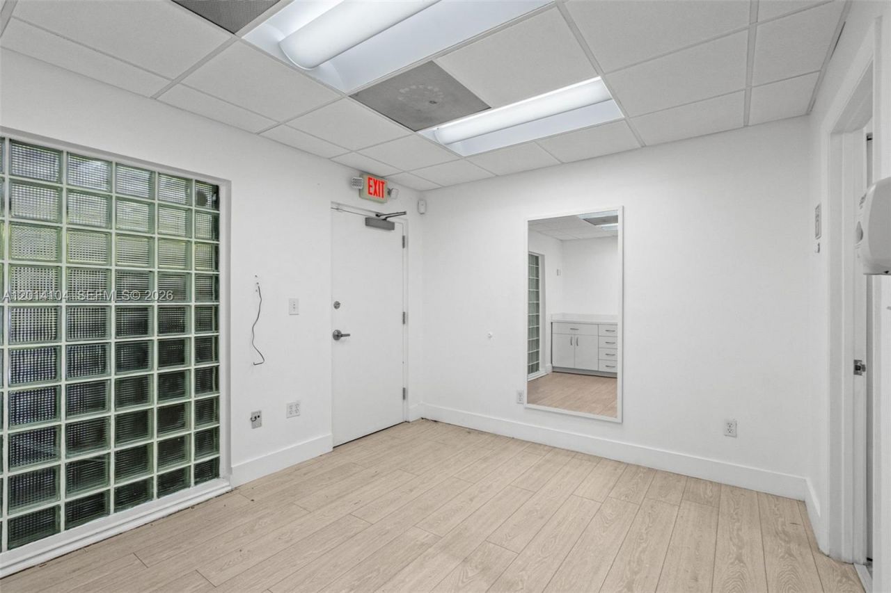 6330 Manor Lane , Unit 102, South Miami, FL 33143 Photo