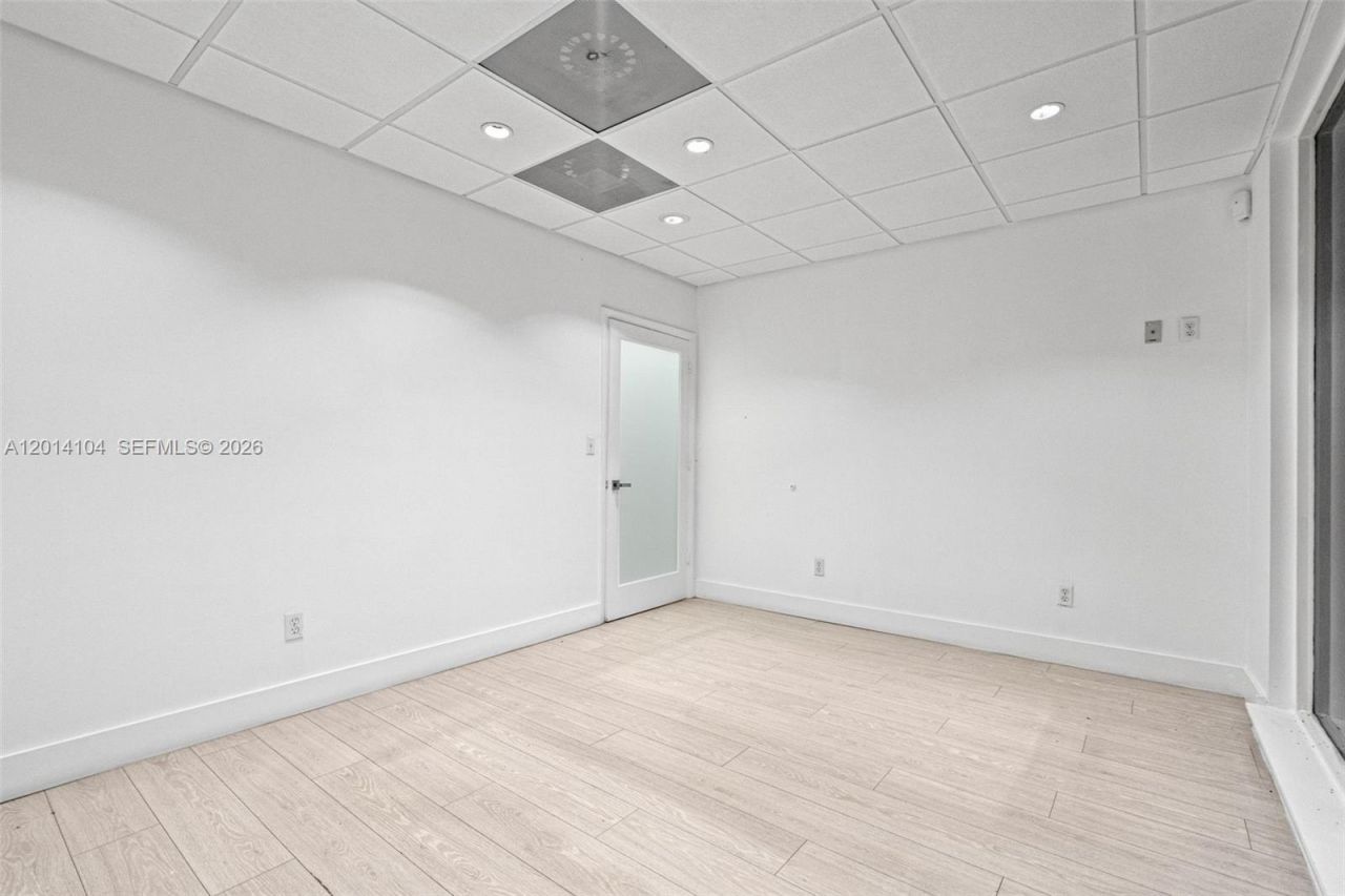6330 Manor Lane , Unit 102, South Miami, FL 33143 Photo