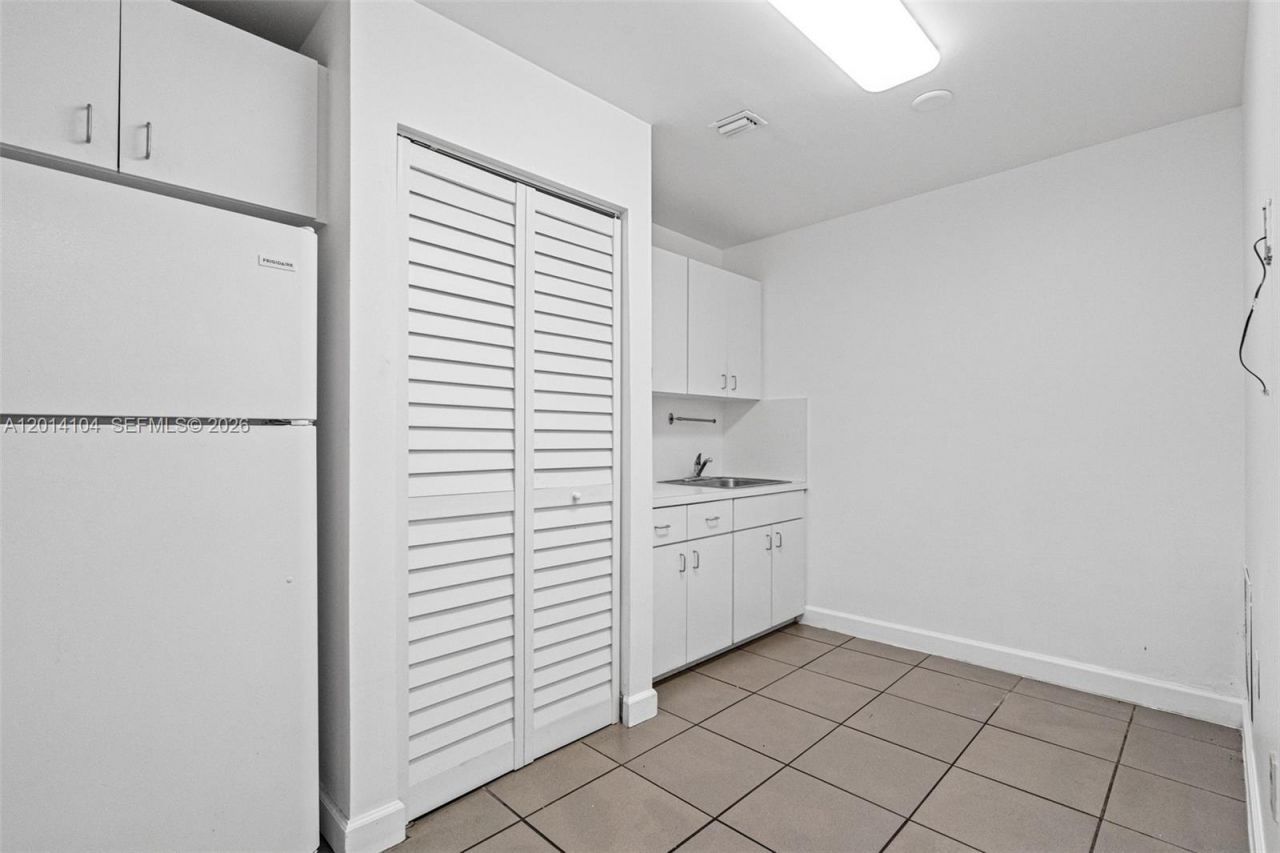 6330 Manor Lane , Unit 102, South Miami, FL 33143 Photo