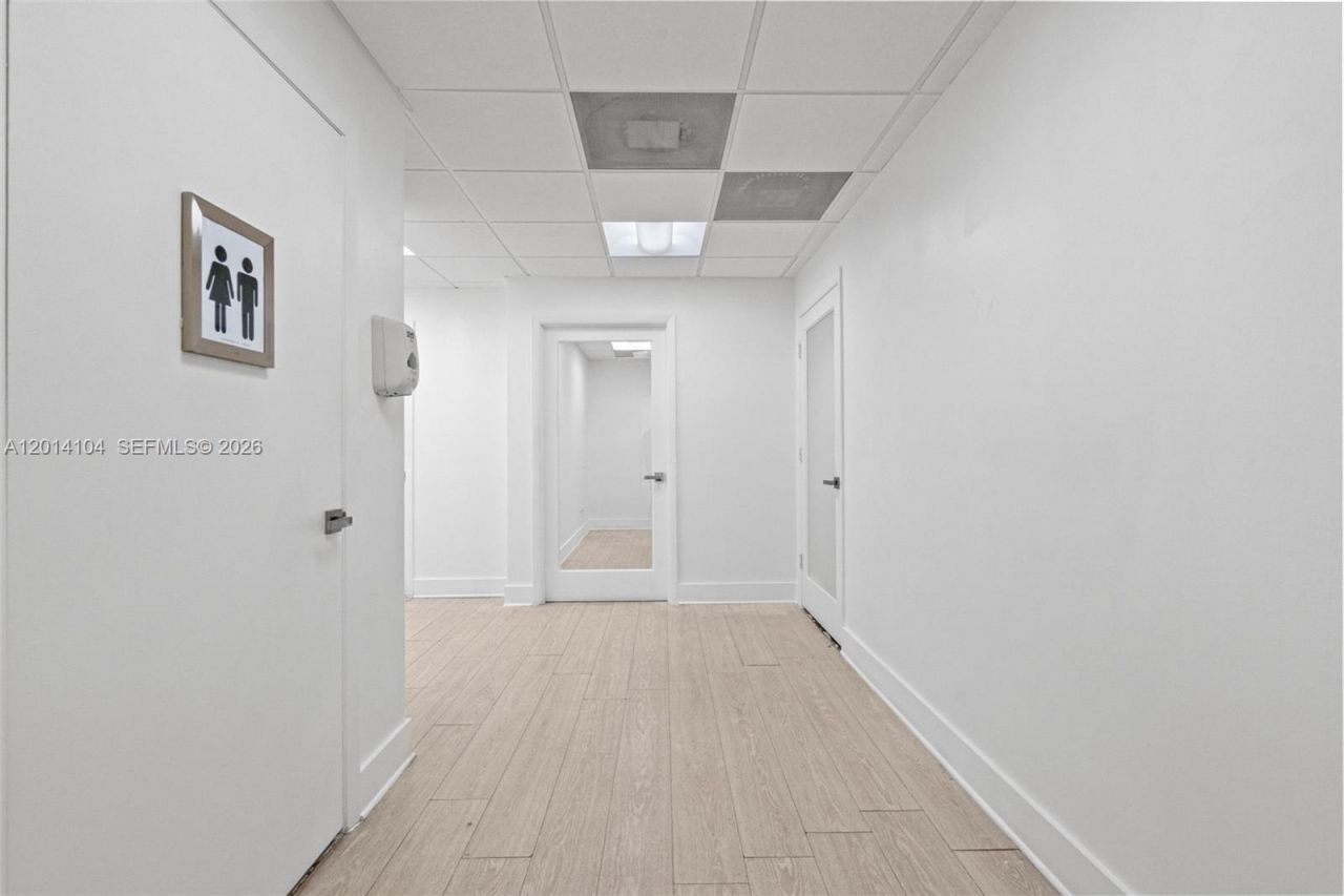 6330 Manor Lane , Unit 102, South Miami, FL 33143 Photo