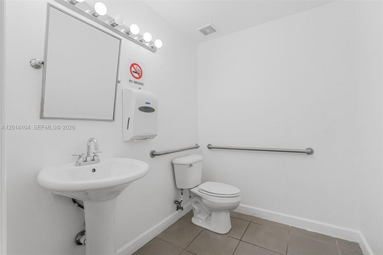 6330 Manor Lane , Unit 102, South Miami, FL 33143 Photo