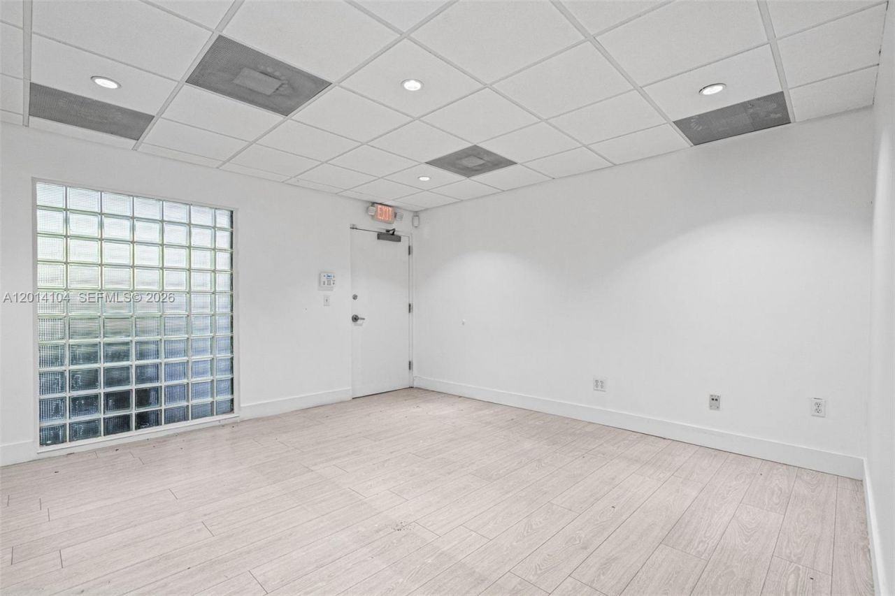 6330 Manor Lane , Unit 102, South Miami, FL 33143 Photo