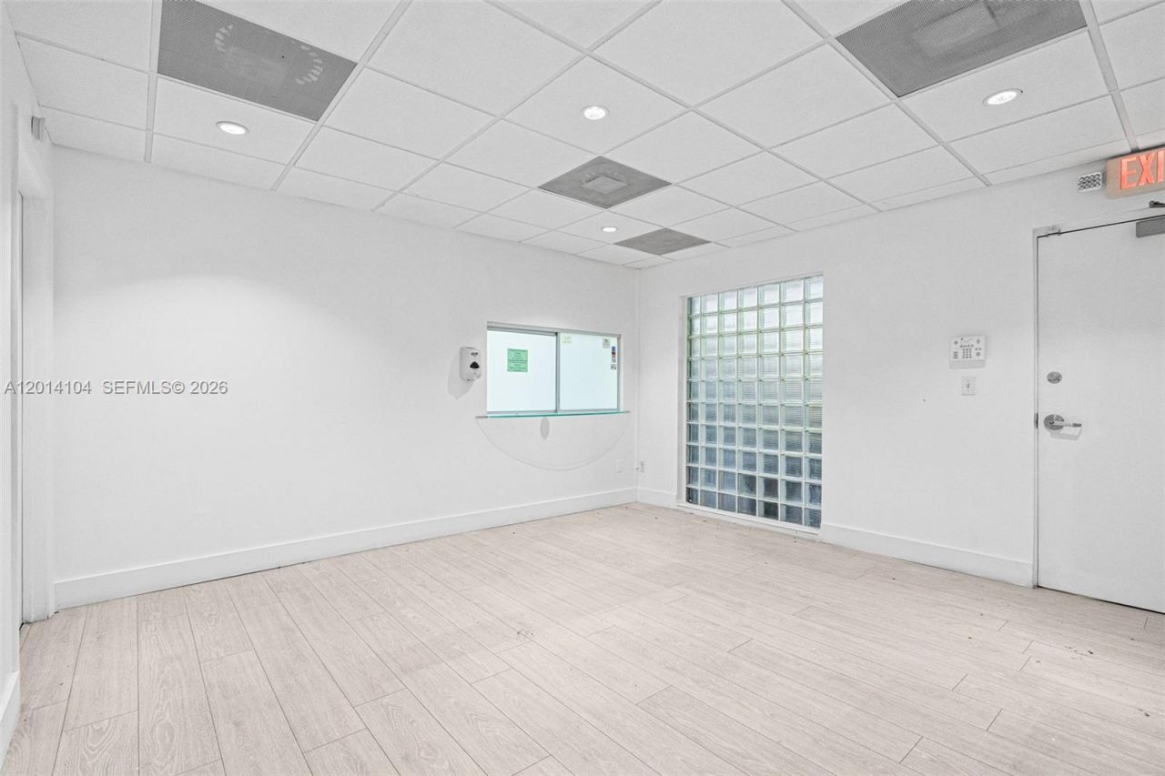 6330 Manor Lane , Unit 102, South Miami, FL 33143 Photo