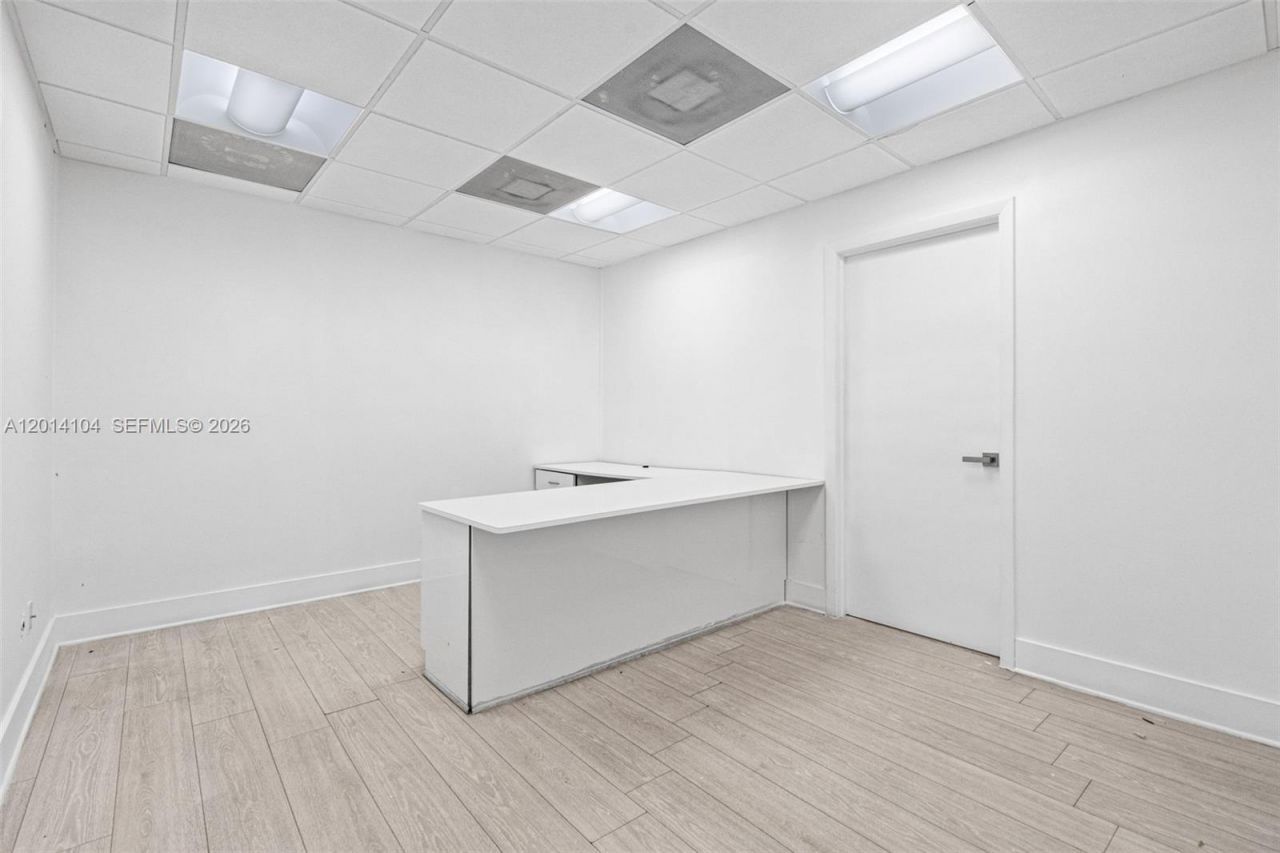 6330 Manor Lane , Unit 102, South Miami, FL 33143 Photo