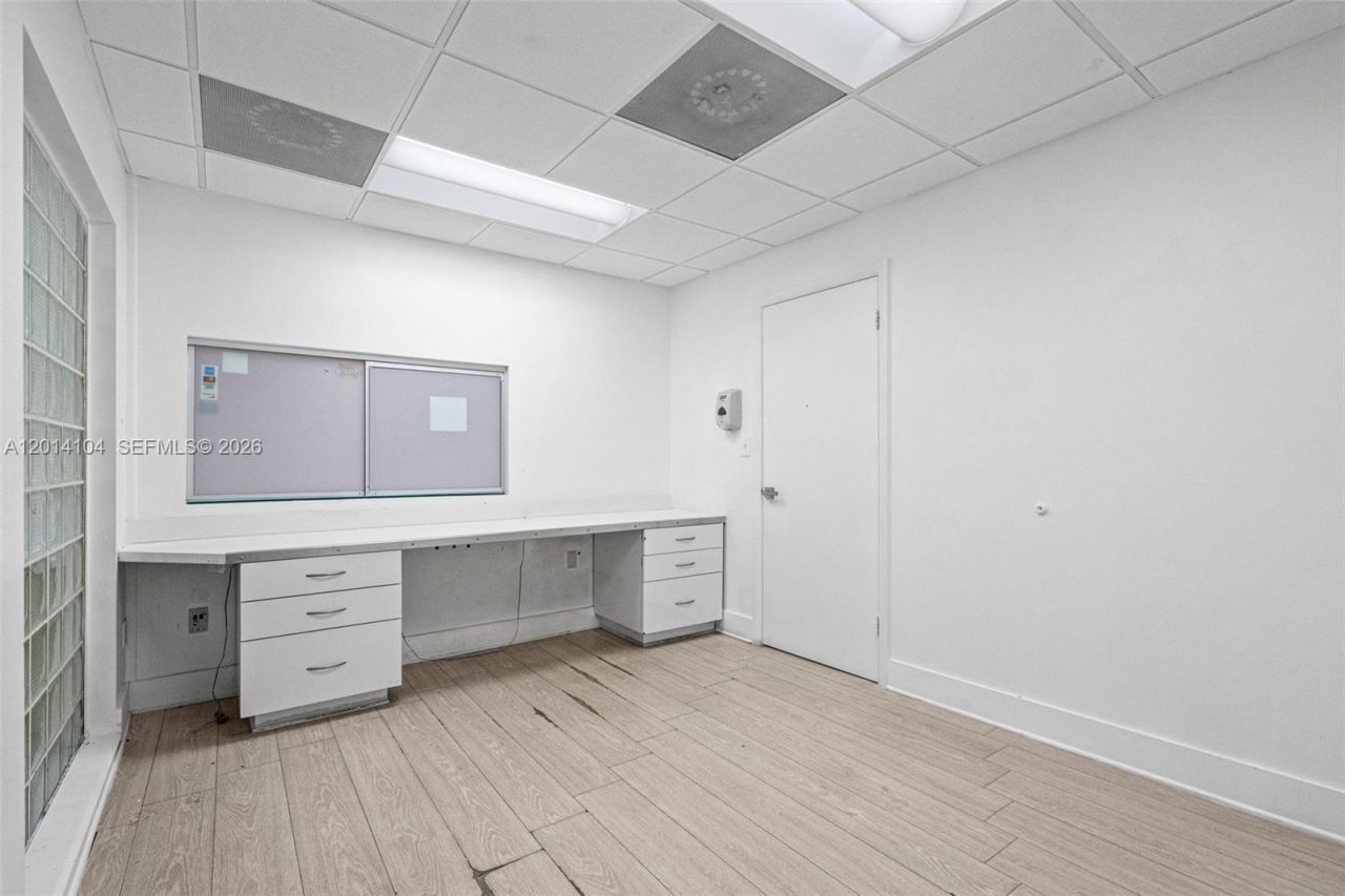 6330 Manor Lane , Unit 102, South Miami, FL 33143 Photo