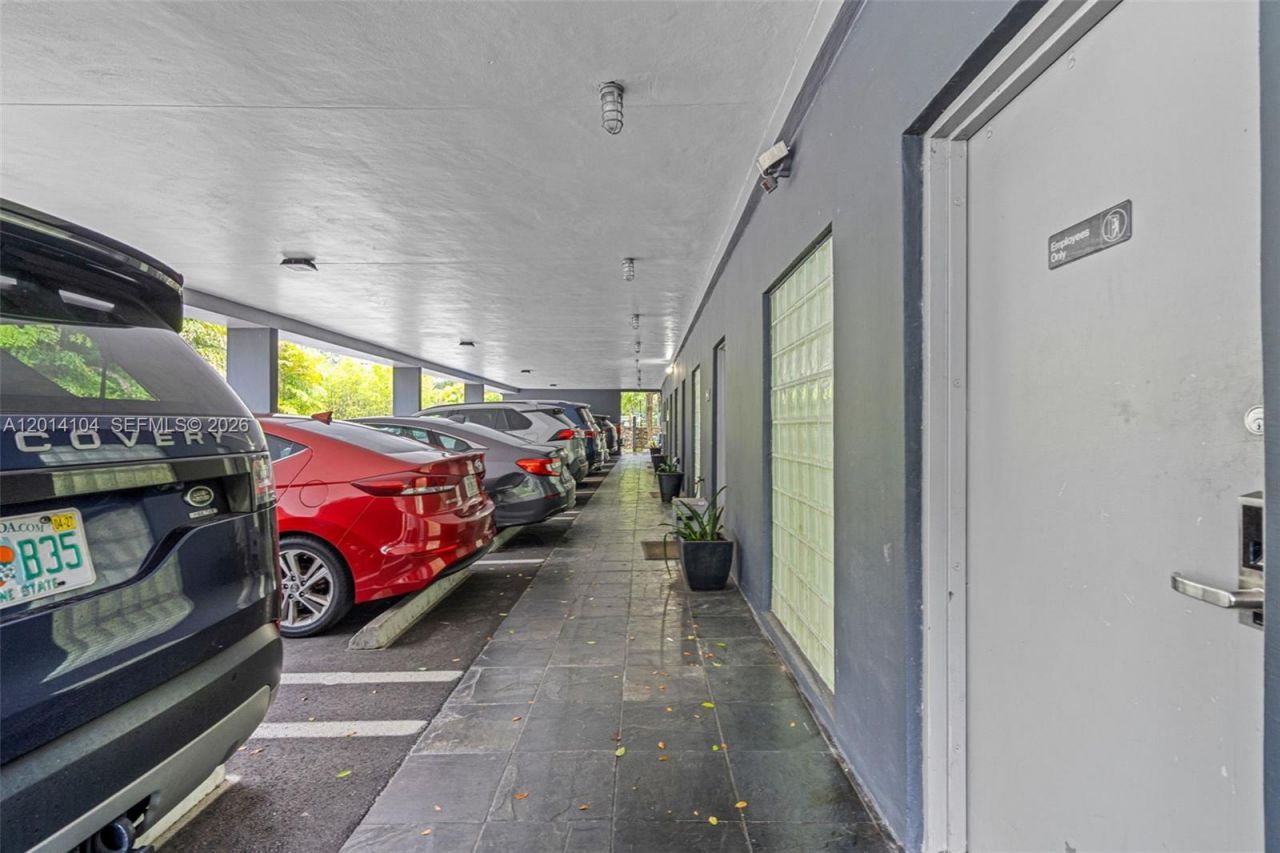 6330 Manor Lane , Unit 102, South Miami, FL 33143 Photo