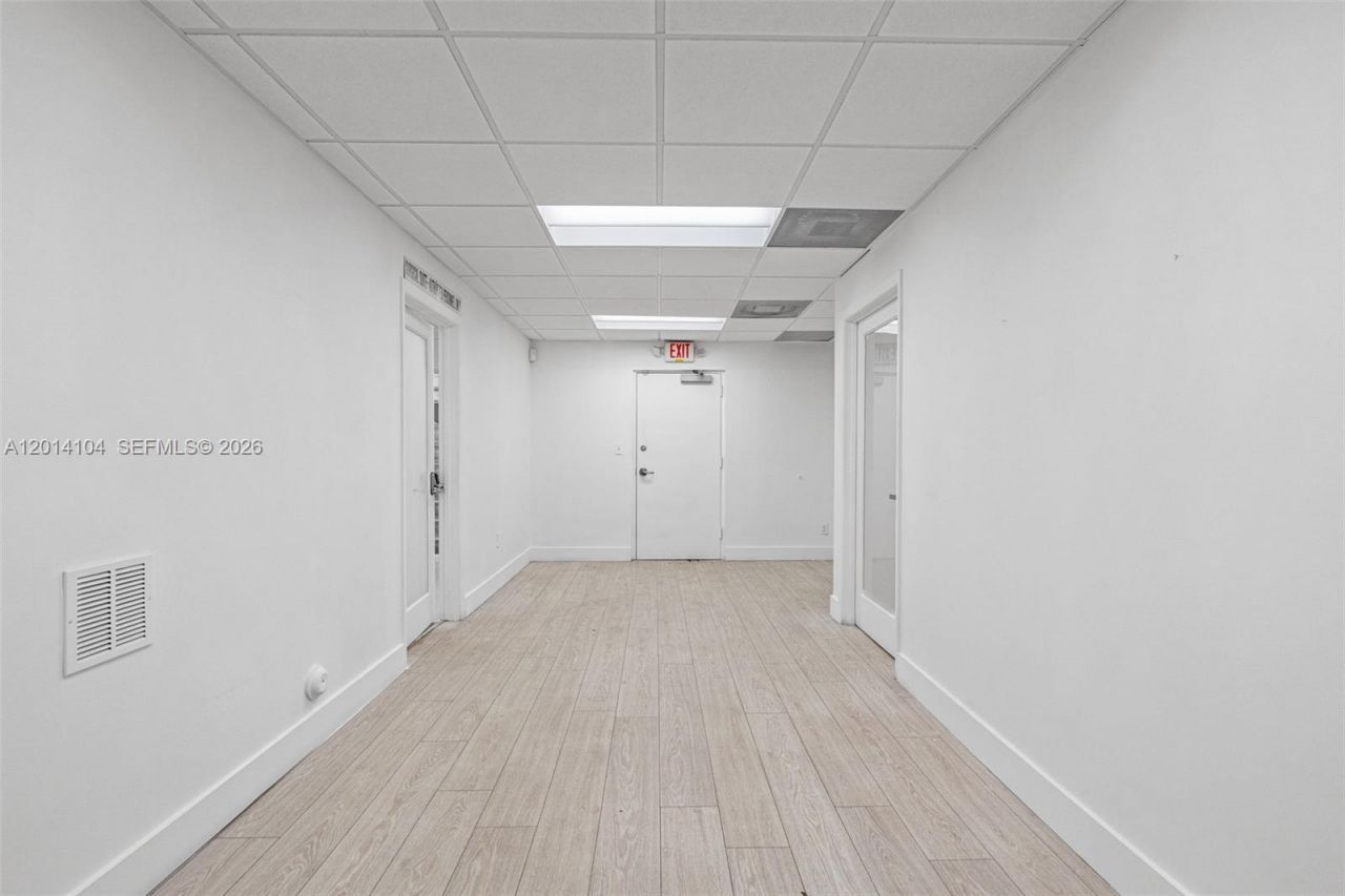 6330 Manor Lane , Unit 102, South Miami, FL 33143 Photo