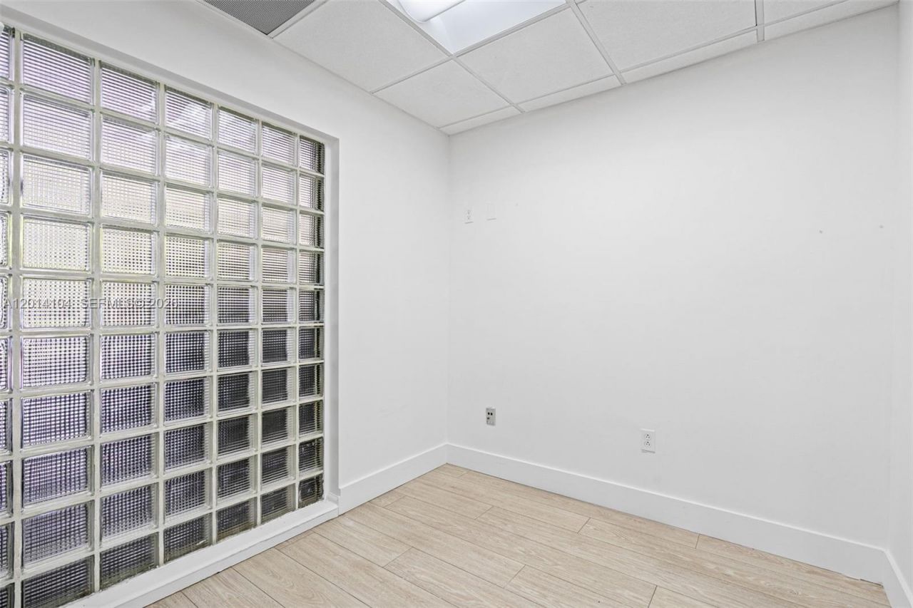 6330 Manor Lane , Unit 102, South Miami, FL 33143 Photo