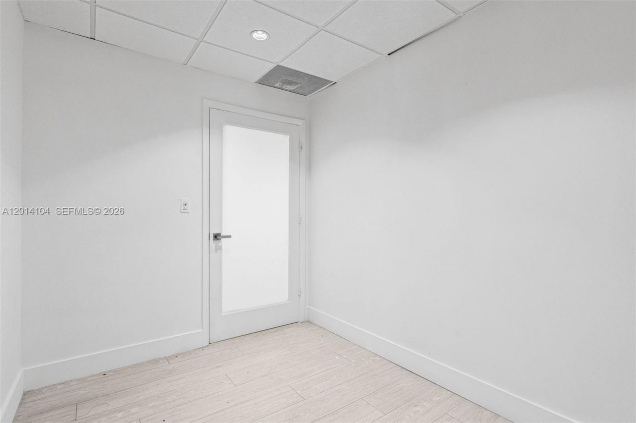 6330 Manor Lane , Unit 102, South Miami, FL 33143 Photo