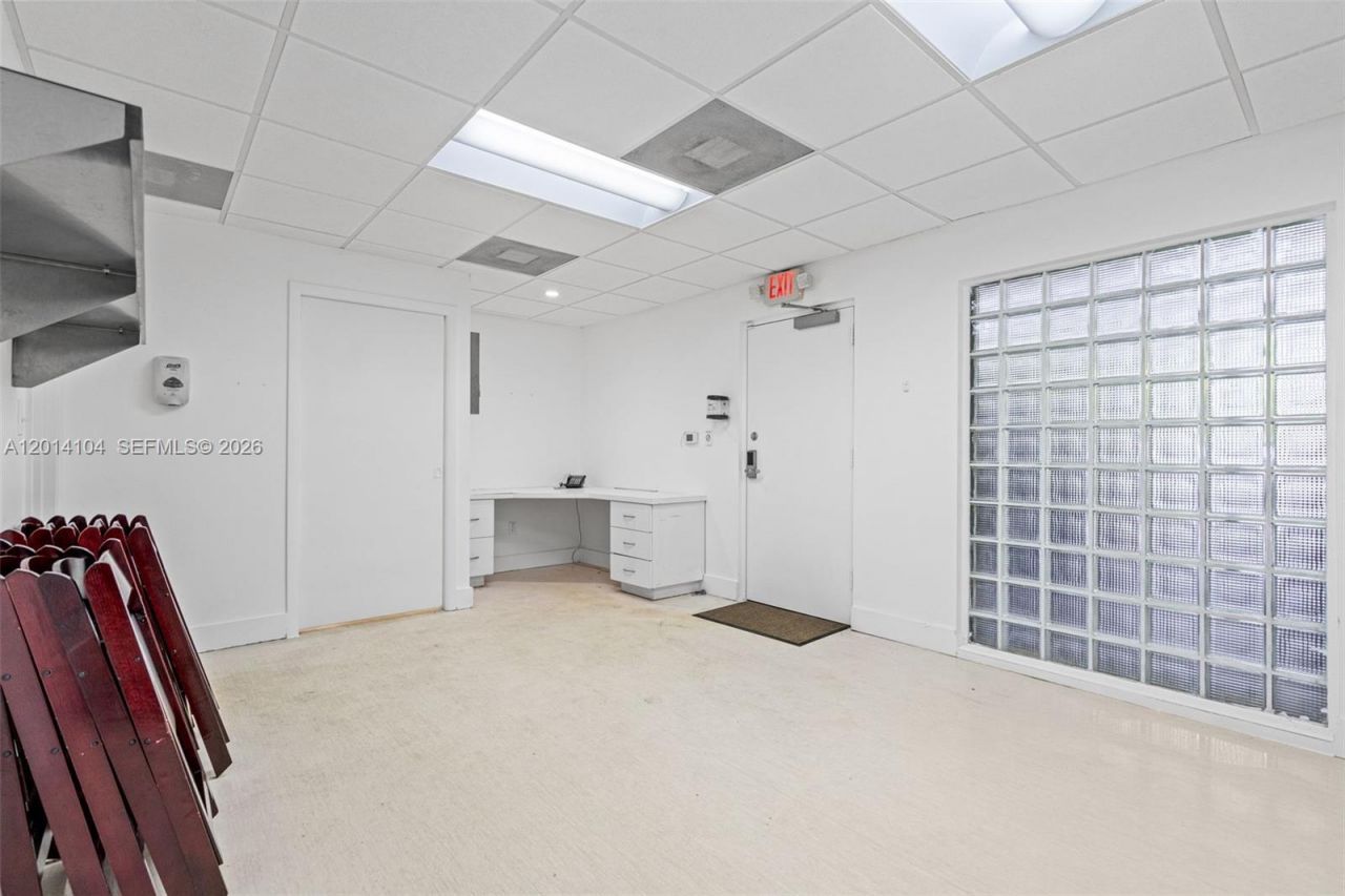 6330 Manor Lane , Unit 102, South Miami, FL 33143 Photo