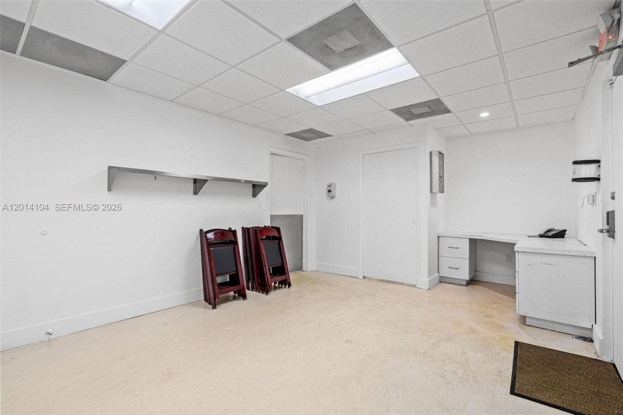 6330 Manor Lane , Unit 102, South Miami, FL 33143 Photo