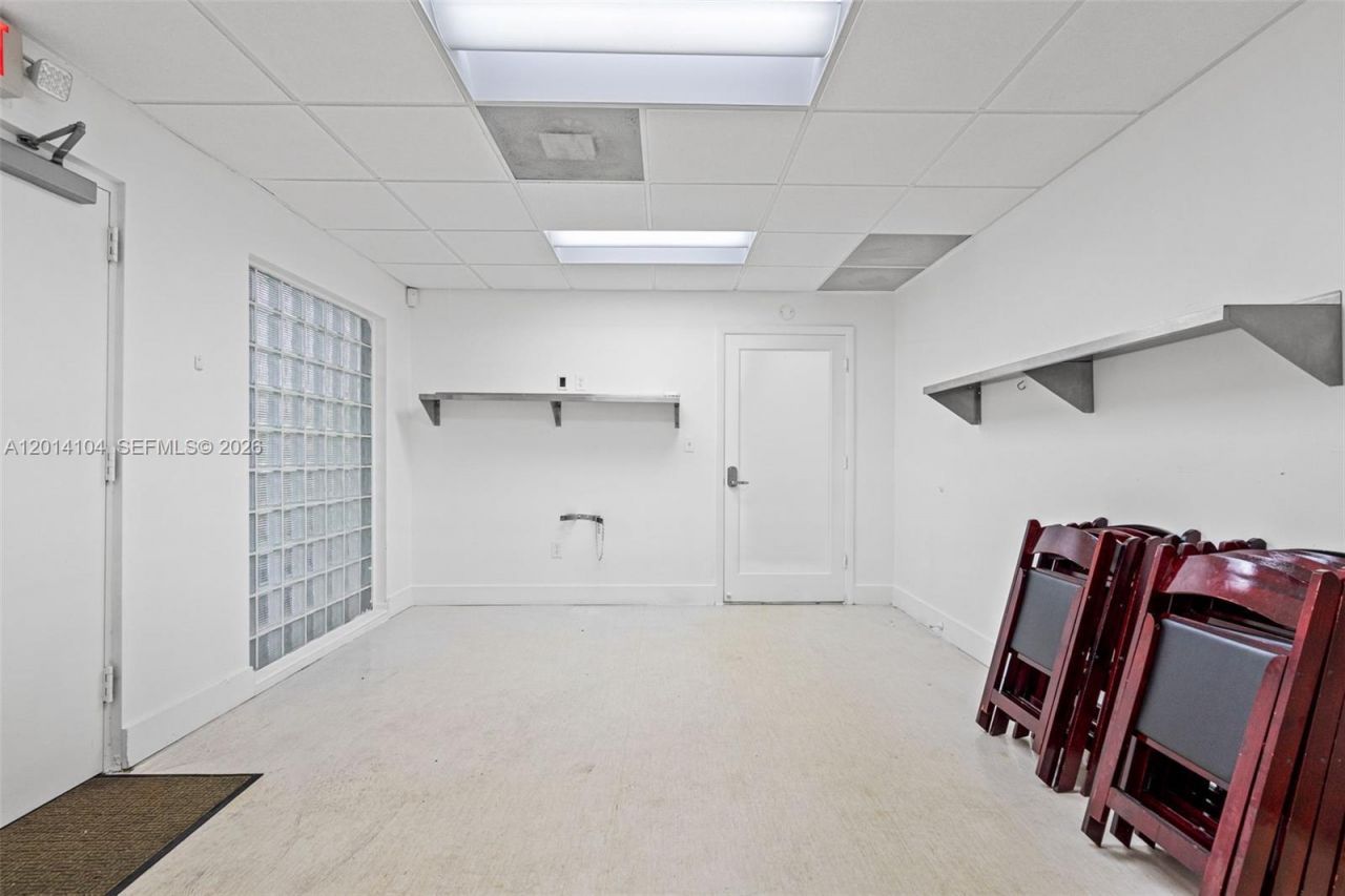 6330 Manor Lane , Unit 102, South Miami, FL 33143 Photo