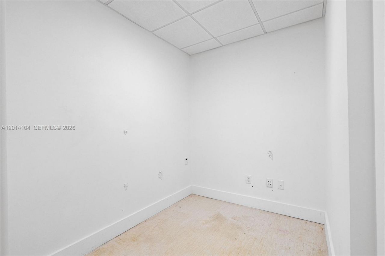 6330 Manor Lane , Unit 102, South Miami, FL 33143 Photo