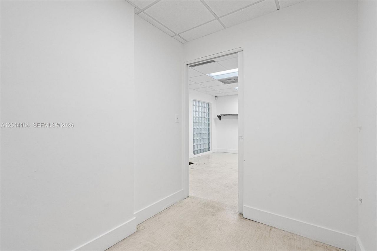6330 Manor Lane , Unit 102, South Miami, FL 33143 Photo