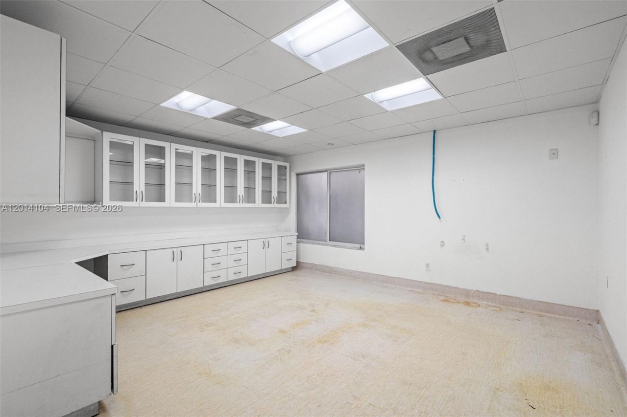 6330 Manor Lane , Unit 102, South Miami, FL 33143 Photo