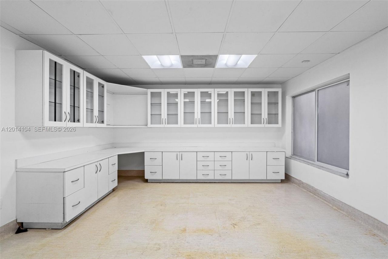 6330 Manor Lane , Unit 102, South Miami, FL 33143 Photo