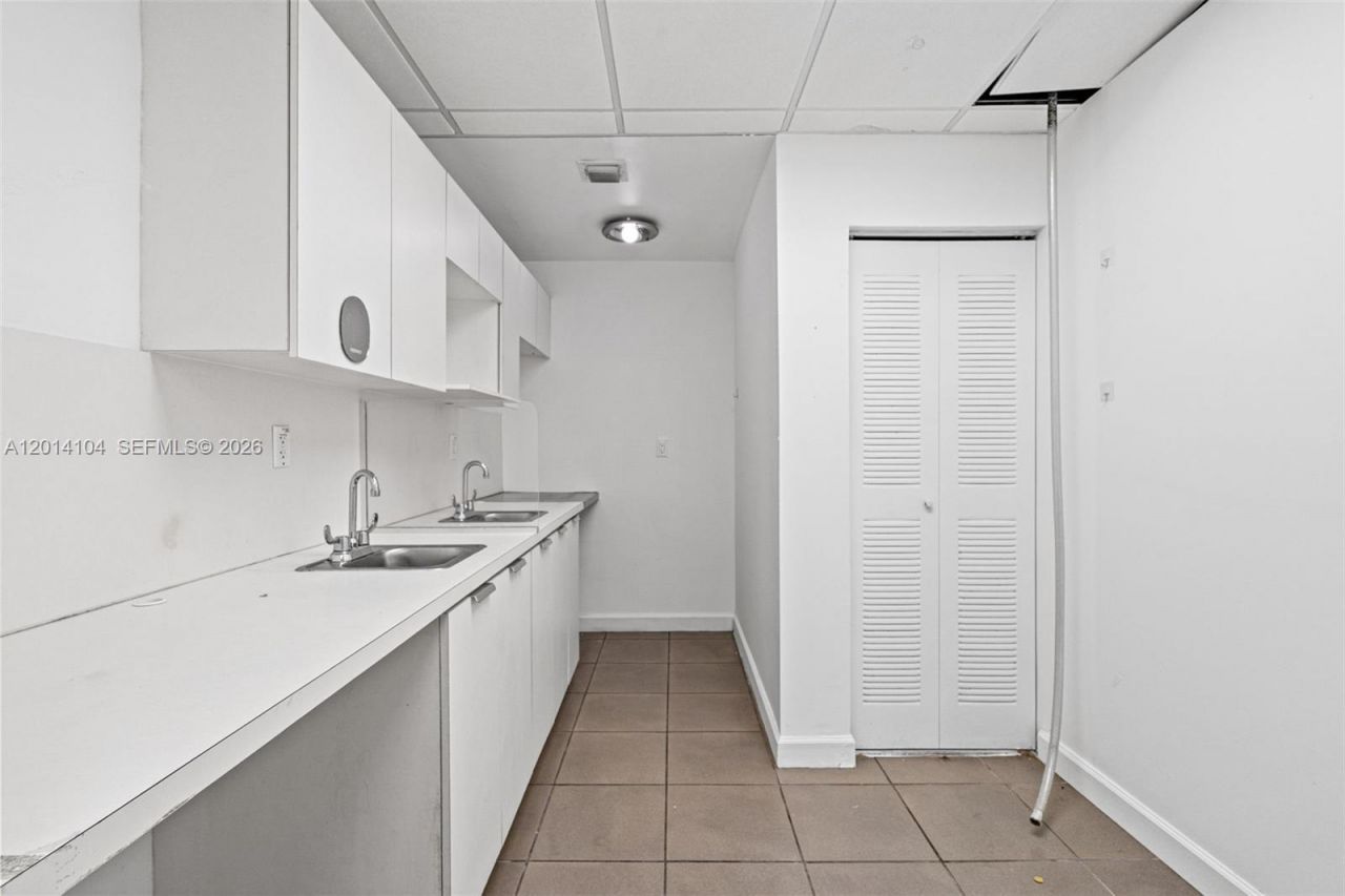 6330 Manor Lane , Unit 102, South Miami, FL 33143 Photo