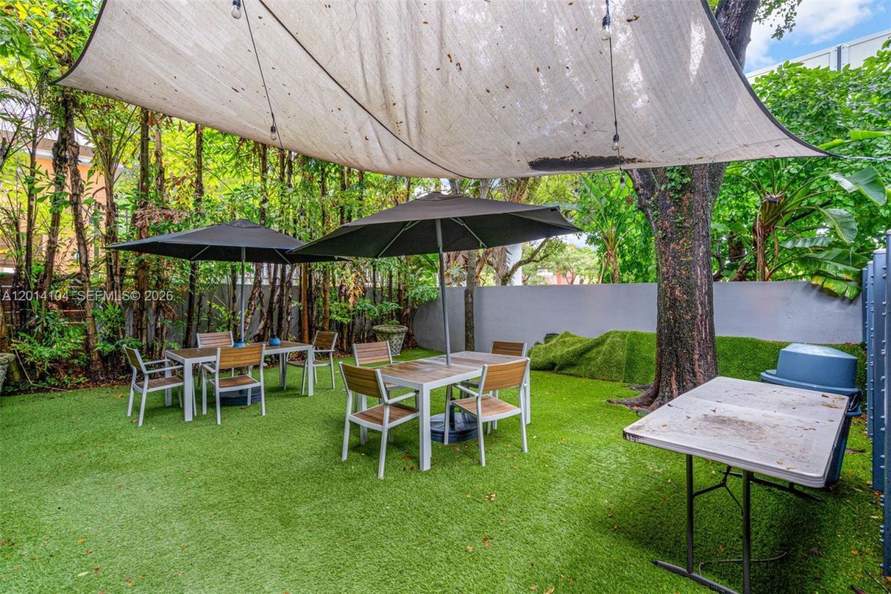 6330 Manor Lane , Unit 102, South Miami, FL 33143 Photo