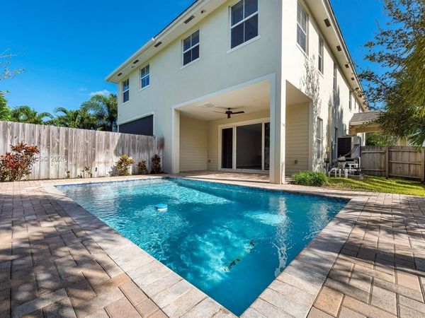 1031 NE 13th Ave , Fort Lauderdale, FL 33304