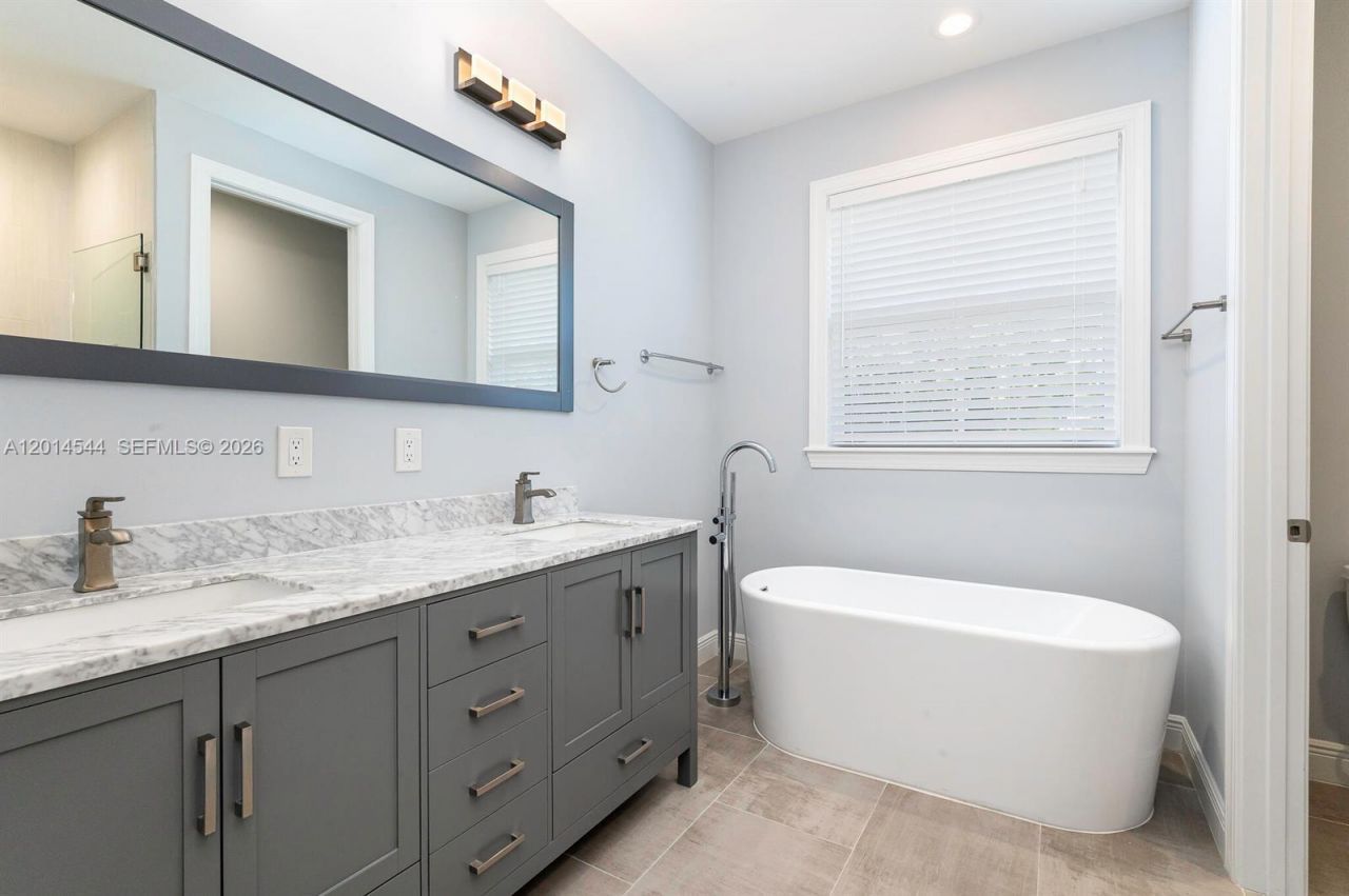 1031 NE 13th Ave , Fort Lauderdale, FL 33304 Photo