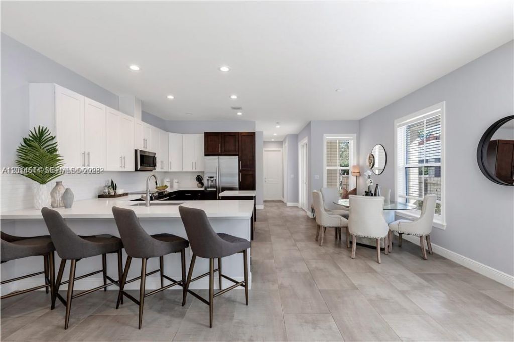 1031 NE 13th Ave , Fort Lauderdale, FL 33304 Photo