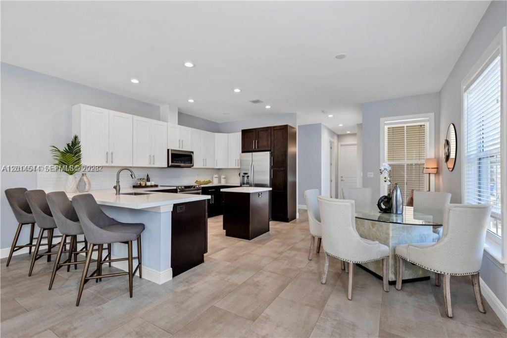 1031 NE 13th Ave , Fort Lauderdale, FL 33304 Photo