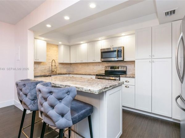 20291 NE 30th Ave , Unit PH-10, Aventura, FL 33180