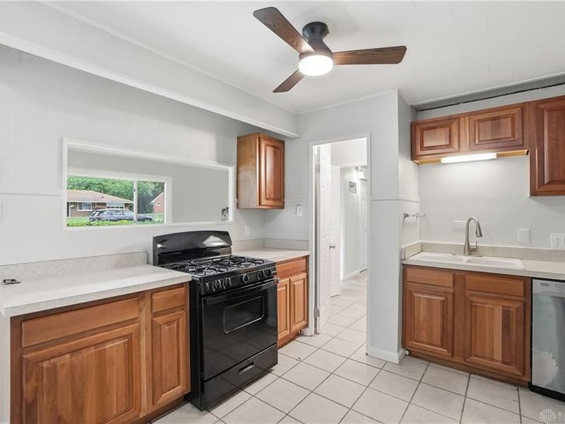 8741 Neptune Drive, Springfield Township, OH 45231 Photo 9